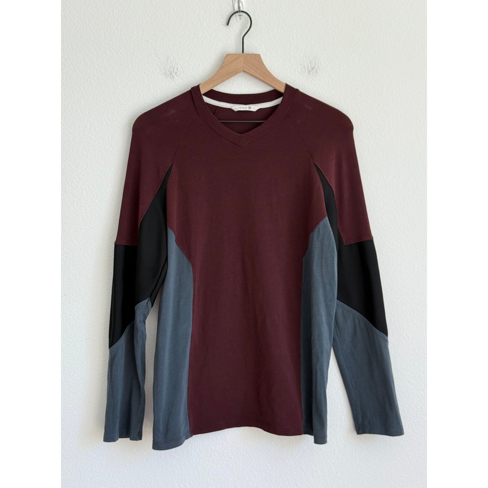 Theory 38 Colorblock Long Sleeve‎ V-Neck Top Small Burgundy Athleisure Gorpcore